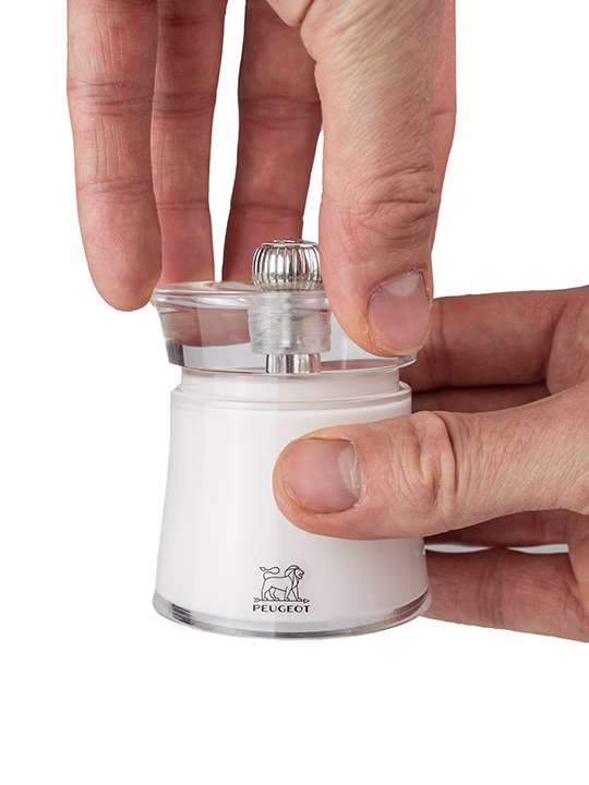 MLIN ZA SO - Manual Salt Mill in Acrylic, White, 8 cm
