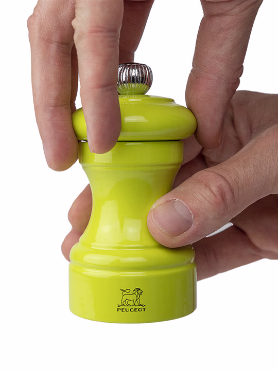 MLIN ZA SO - Manual Salt Mill in Wood, Pistachio Gloss, 10cm