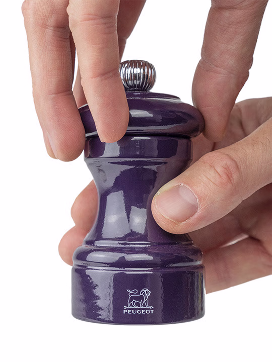 MLIN ZA BIBER - Manual Pepper Mill in Aubergine Gloss Painted Wood, 10 cm - Slika 6