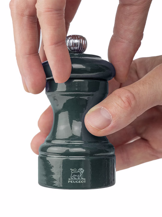 MLIN ZA BIBER - Manual Pepper Mill in Forest Green Gloss Painted Wood, 10 cm