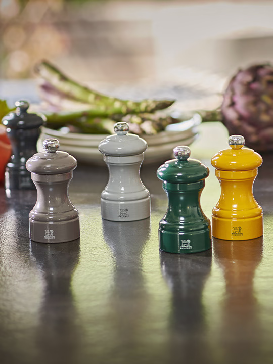 MLIN ZA BIBER - Manual Pepper Mill in Forest Green Gloss Painted Wood, 10 cm - Slika 5